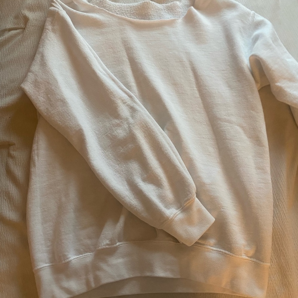 White cropped collar crewneck